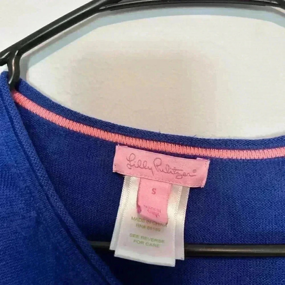 Lilly Pulitzer 100% Linen Long Sleeve Blue V-Neck Pit 17'' - Picture 4 of 5